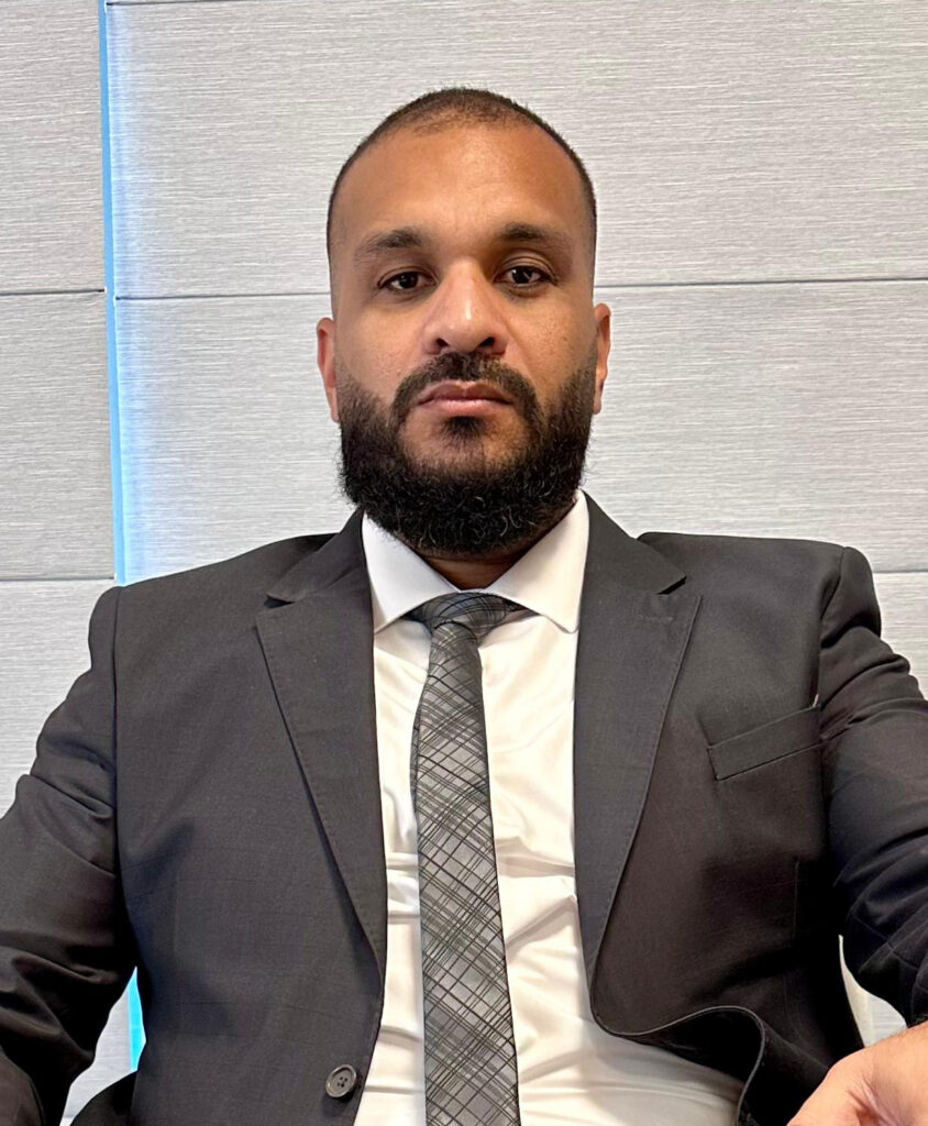 Dr. Carlos VarellaAdvogado - Associado